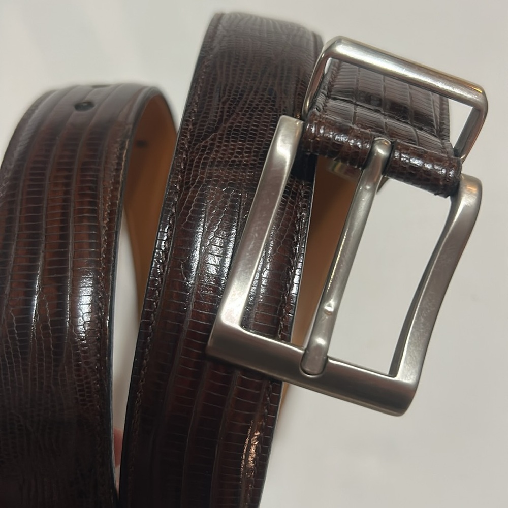 Trafalgar Men's Brown Leather Belt size 42 not used